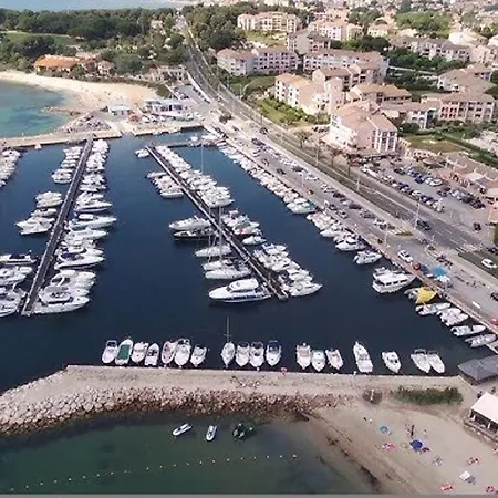 T2 Avec Wi-fi, Parking Prive, Piscine Et Tennis A 200m Des Plages Et Commerces - Fr-1-316-259 Apartment